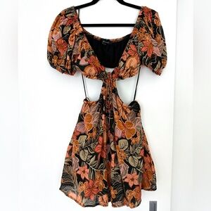 NWOT Floral Print Puff Sleeve Mini Dress w/ Cut Outs (backless)